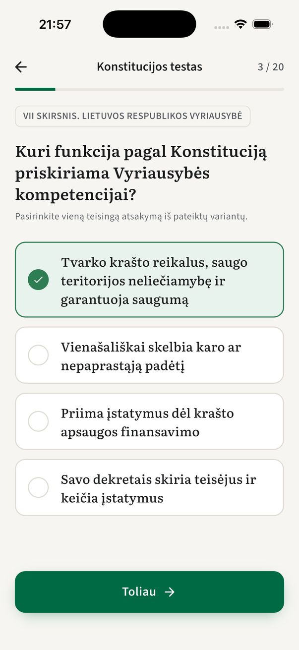 Konstitucijos egzamino testų sprendimo ekranas programėlėje